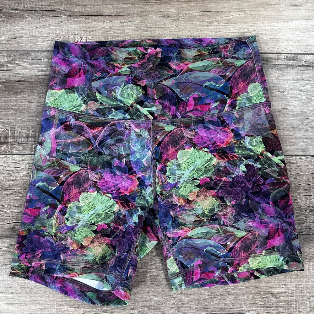 lululemon Wunder Train High-Rise Short 6” Size 8
